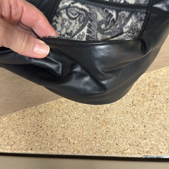 Black floral vintage shoulder purse - Picture 8 of 14